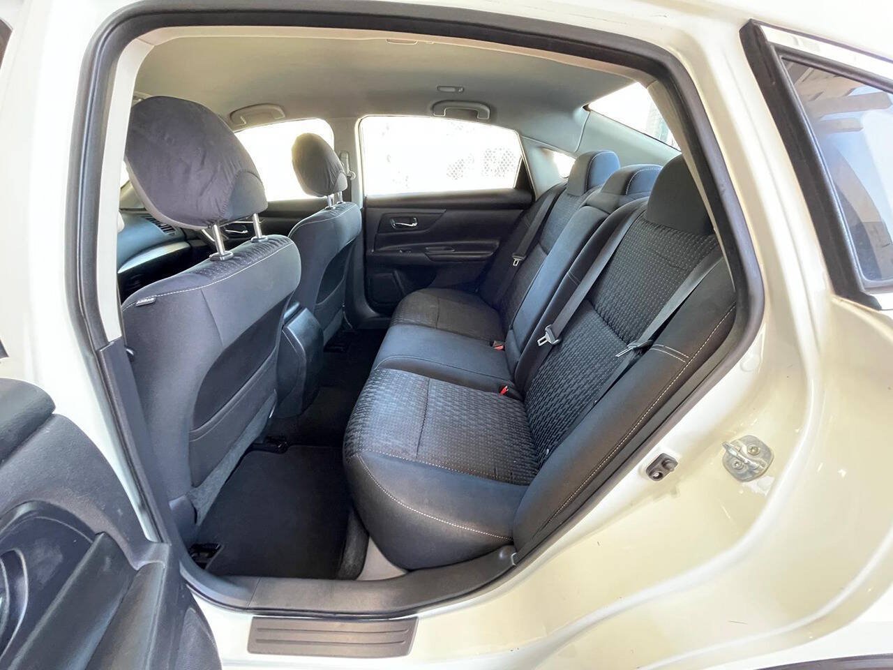 Used 2017 Nissan Altima 2.5 S w/ Power Driver Seat Package FWD image 5