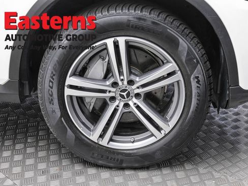 Used 2020 Mercedes-Benz GLC 300 4MATIC w/ Multimedia Package image 32