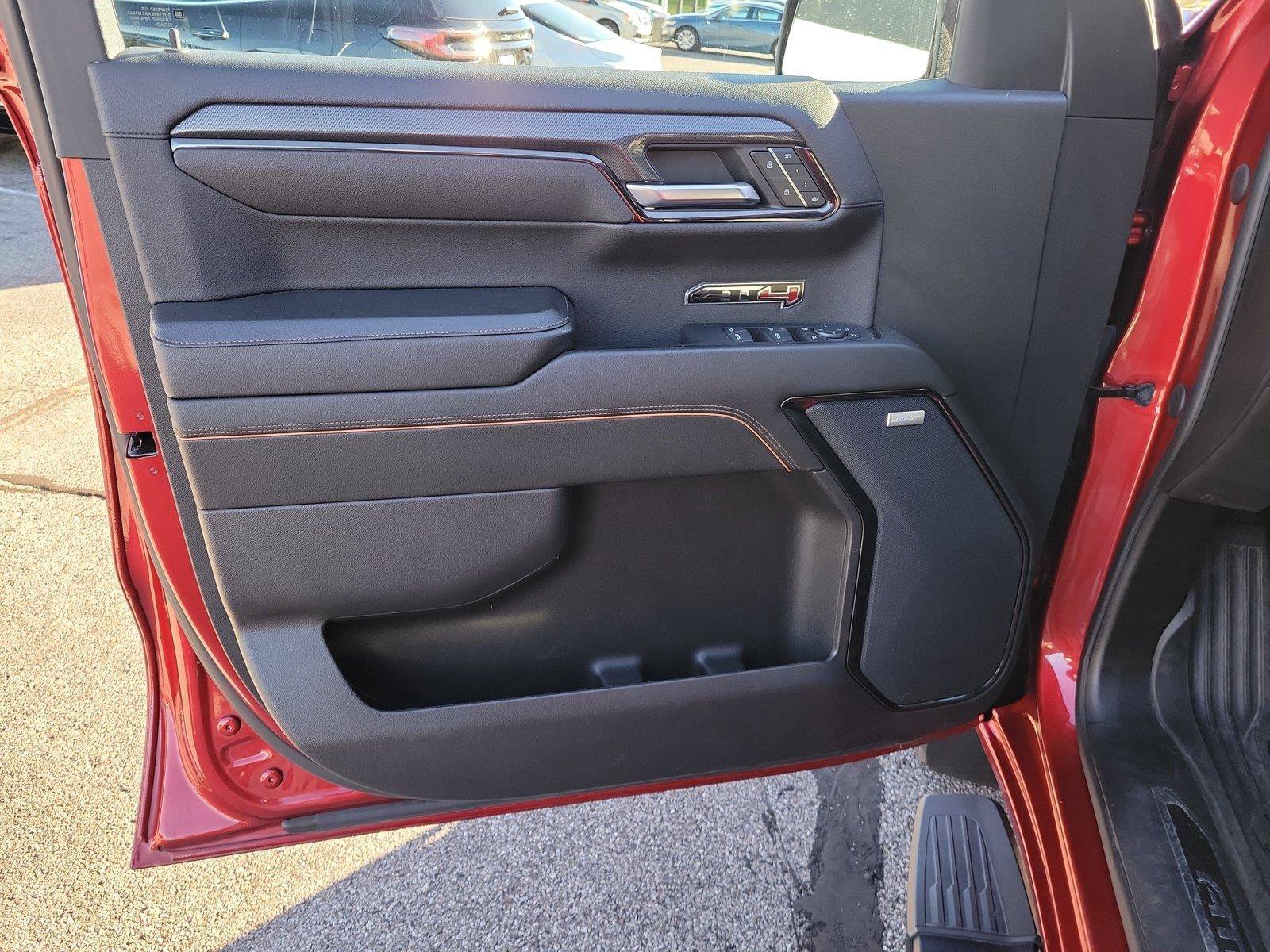 Used 2024 GMC Sierra 1500 AT4 w/ AT4 Preferred Package AWD/4WD image 18