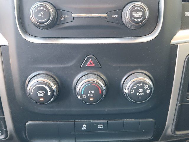 Used 2017 RAM 1500 Classic SLT AWD/4WD image 16