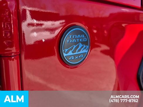 Used 2025 Jeep Wrangler Unlimited Sahara AWD/4WD image 17