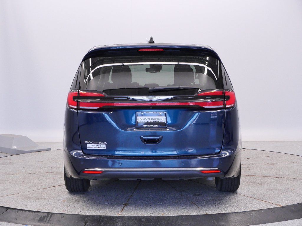 Certified 2023 Chrysler Pacifica Touring-L FWD image 4