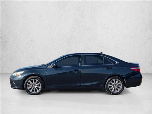 Used 2016 Toyota Camry XLE w/ Moonroof Package image 9