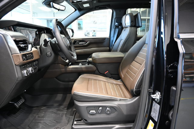 New 2026 GMC Yukon Denali Ultimate AWD/4WD image 12
