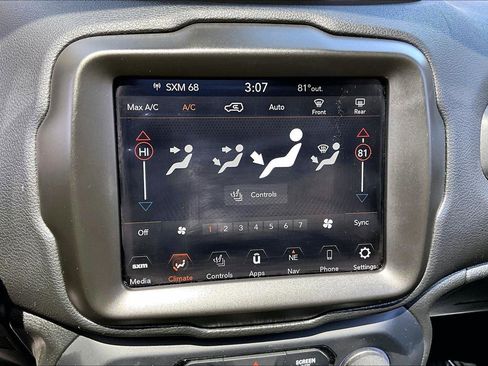 Certified 2022 Jeep Renegade Trailhawk w/ Sun/Sound Group AWD/4WD image 31