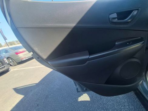 Used 2022 Hyundai Kona SE image 12