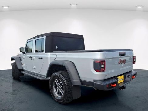 Used 2024 Jeep Gladiator Mojave w/ Technology Group AWD/4WD image 13