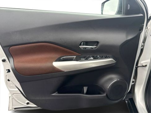 Used 2020 Nissan Kicks SR FWD image 19
