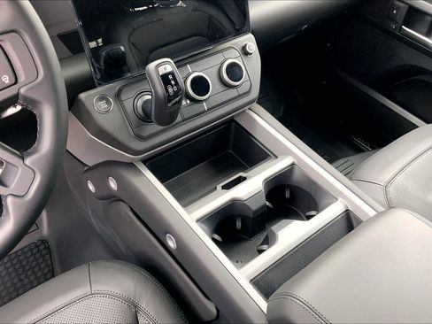 New 2026 Land Rover Defender 130 V8 AWD/4WD image 7