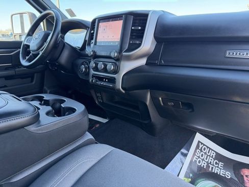 Used 2024 RAM 2500 Big Horn w/ Bed Utility Group image 10