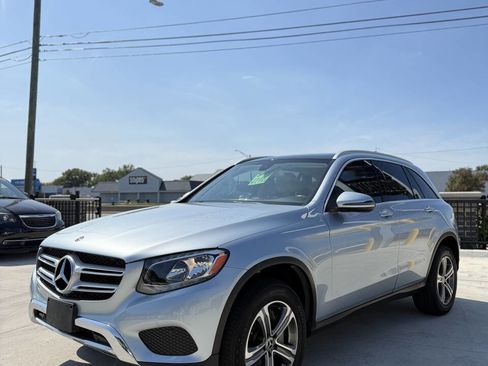 Used 2018 Mercedes-Benz GLC 300 GLC 300 4MATIC AWD 4dr SUV image 3