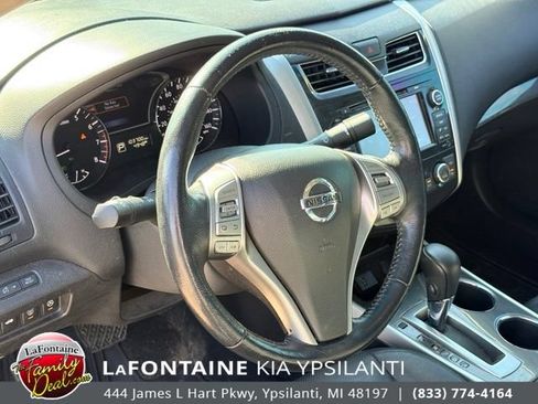 Used 2013 Nissan Altima 2.5 SL w/ Technology Pkg FWD image 12