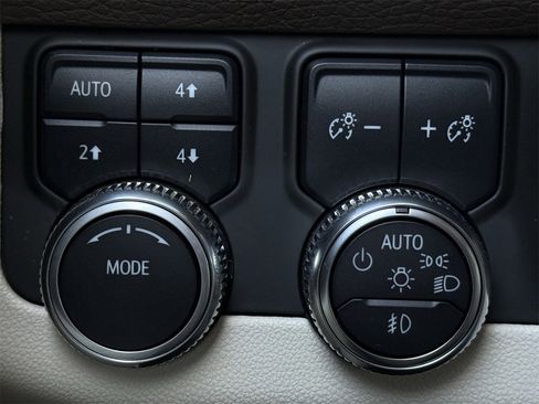 Used 2022 GMC Yukon XL Denali image 21