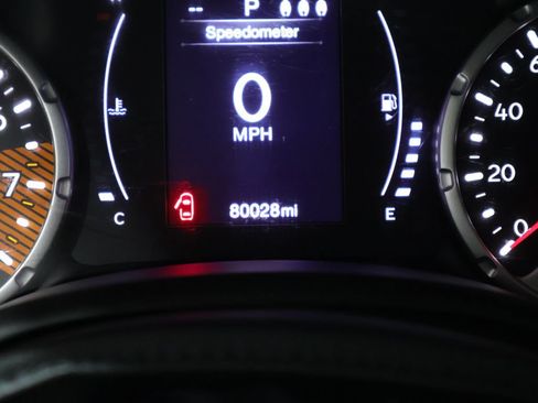 Used 2019 Jeep Renegade Latitude w/ Cold Weather Group AWD/4WD image 37