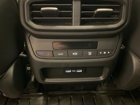 Used 2023 Honda Pilot Touring image 26