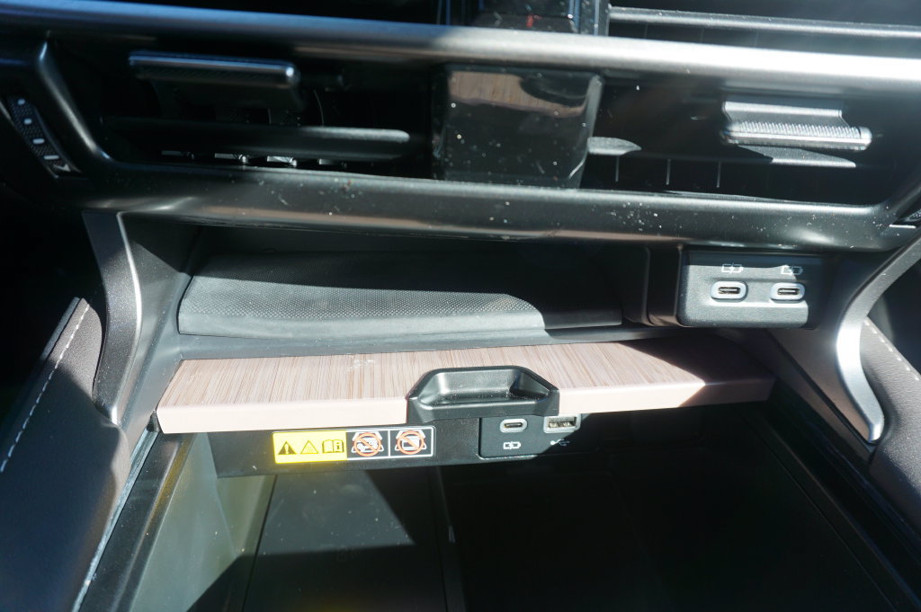 Used 2024 Lexus RX 350 Premium w/ Accessory Package (Z1) FWD image 14