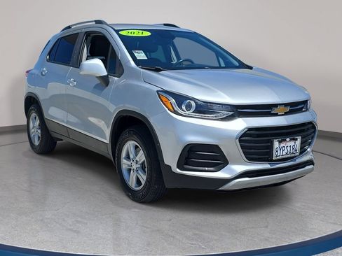 Used 2021 Chevrolet Trax LT AWD/4WD image 4