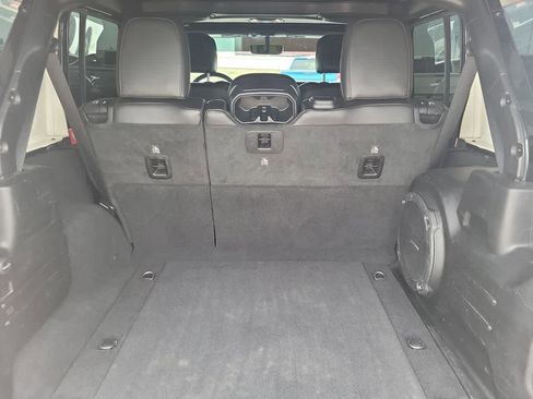 Used 2021 Jeep Wrangler Unlimited Sahara AWD/4WD image 27