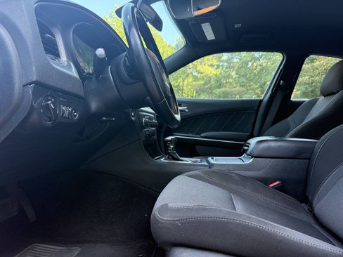 Used 2020 Dodge Charger SXT RWD image 23