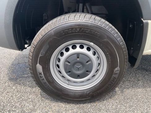 Used 2025 Mercedes-Benz Sprinter 2500 image 9