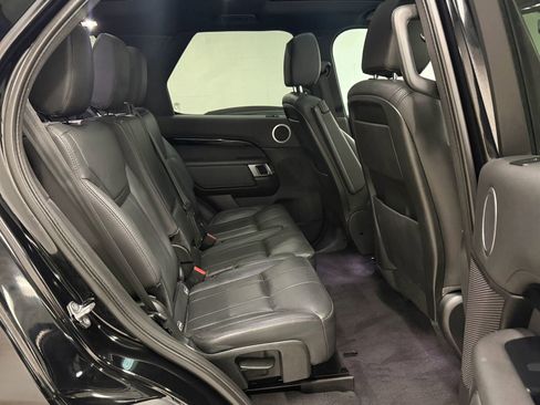 Used 2019 Land Rover Discovery SE image 21