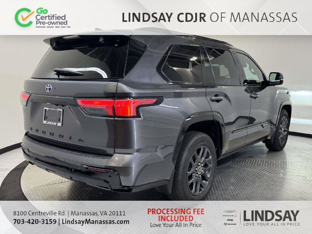Used 2023 Toyota Sequoia Platinum AWD/4WD image 8