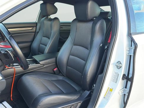 Used 2018 Honda Accord Sport image 13