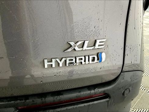 Used 2021 Toyota Sienna XLE image 14