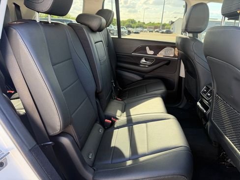 Used 2024 Mercedes-Benz GLS 450 4MATIC image 25