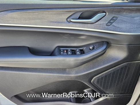 New 2025 Jeep Grand Cherokee Limited w/ Black Appearance Package image 27