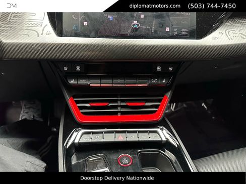 Used 2023 Audi RS e-tron GT image 34
