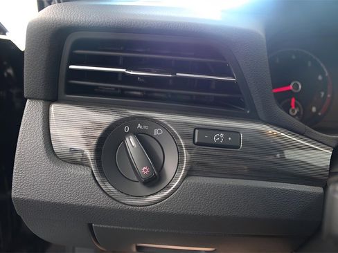 Used 2021 Volkswagen Passat 2.0T R-Line image 23