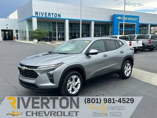 New 2026 Chevrolet Trax LS w/ LS Convenience Package FWD video 1