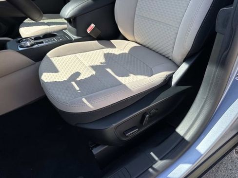 Used 2022 Ford Escape SE w/ SE Sport Appearance Package FWD image 22