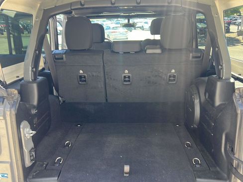 Used 2023 Jeep Wrangler Unlimited w/ Cold Weather Group AWD/4WD image 12
