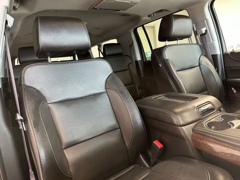 Used 2017 GMC Yukon XL SLT w/ Open Road Package AWD/4WD image 18