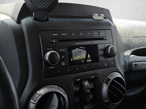 Used 2018 Jeep Wrangler Unlimited Sport S AWD/4WD image 20