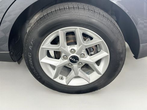 Used 2025 Kia Soul LX w/ LX Technology Package FWD image 11