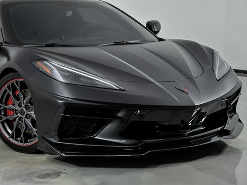 Used 2023 Chevrolet Corvette Stingray Premium Cpe w/ Z51 Performance Package RWD image 3