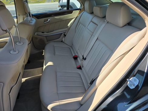 Used 2016 Mercedes-Benz E 250 4MATIC Sedan image 21
