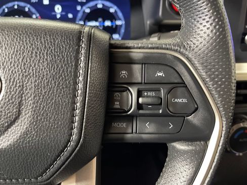 Certified 2024 Toyota Tacoma TRD Off-Road AWD/4WD image 27