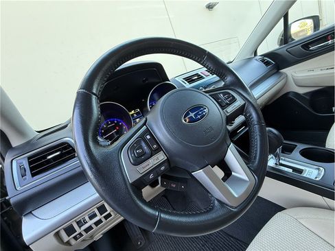 Used 2017 Subaru Outback 2.5i Premium AWD/4WD image 9