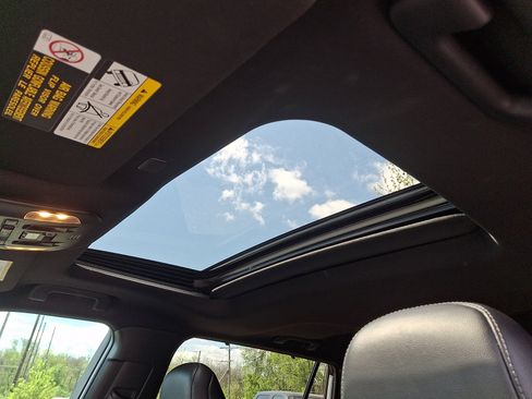 Used 2022 Toyota Highlander XSE FWD image 16
