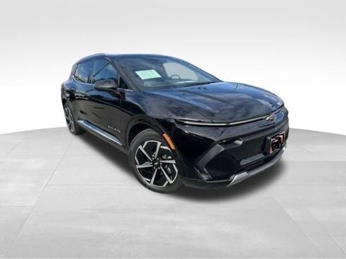 Used 2024 Chevrolet Equinox EV LT image 6