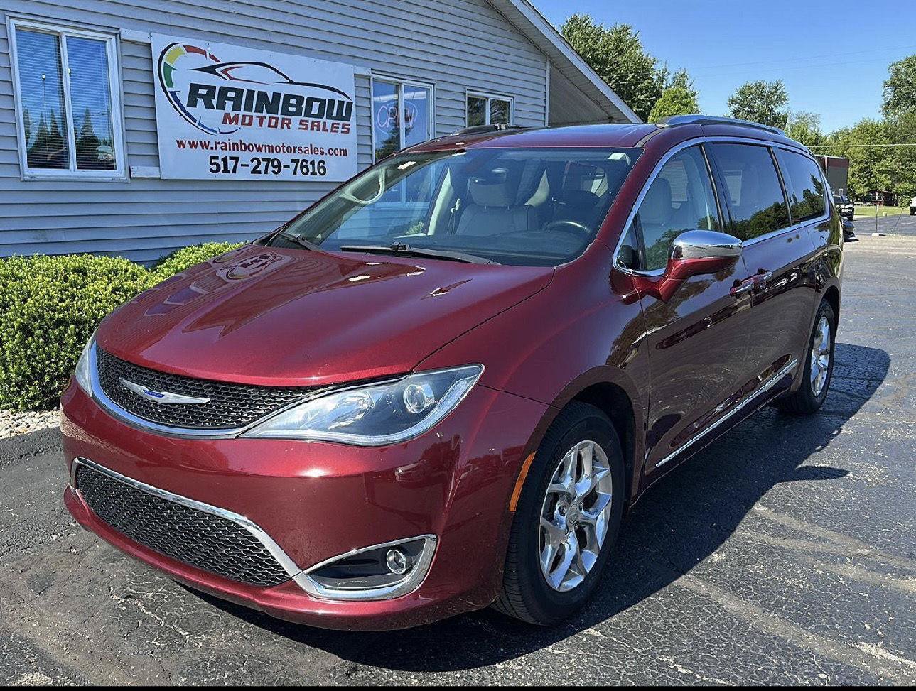 Used 2019 Chrysler Pacifica Limited FWD image 1