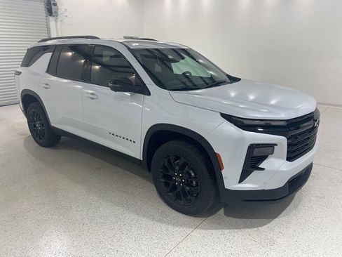 New 2026 Chevrolet Traverse LT w/ Enhanced Driving Package image 6