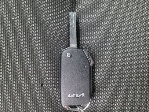 Used 2022 Kia Forte LXS image 32