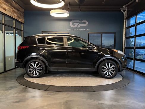 Used 2017 Kia Sportage EX w/ EX Premium Package AWD/4WD image 2