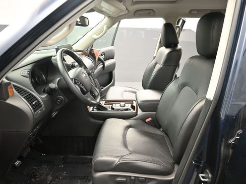 Used 2024 Nissan Armada SL w/ Captain's Chairs Package image 9