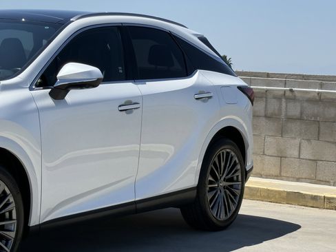 Certified 2024 Lexus RX 450h AWD w/ Convenience Package image 9
